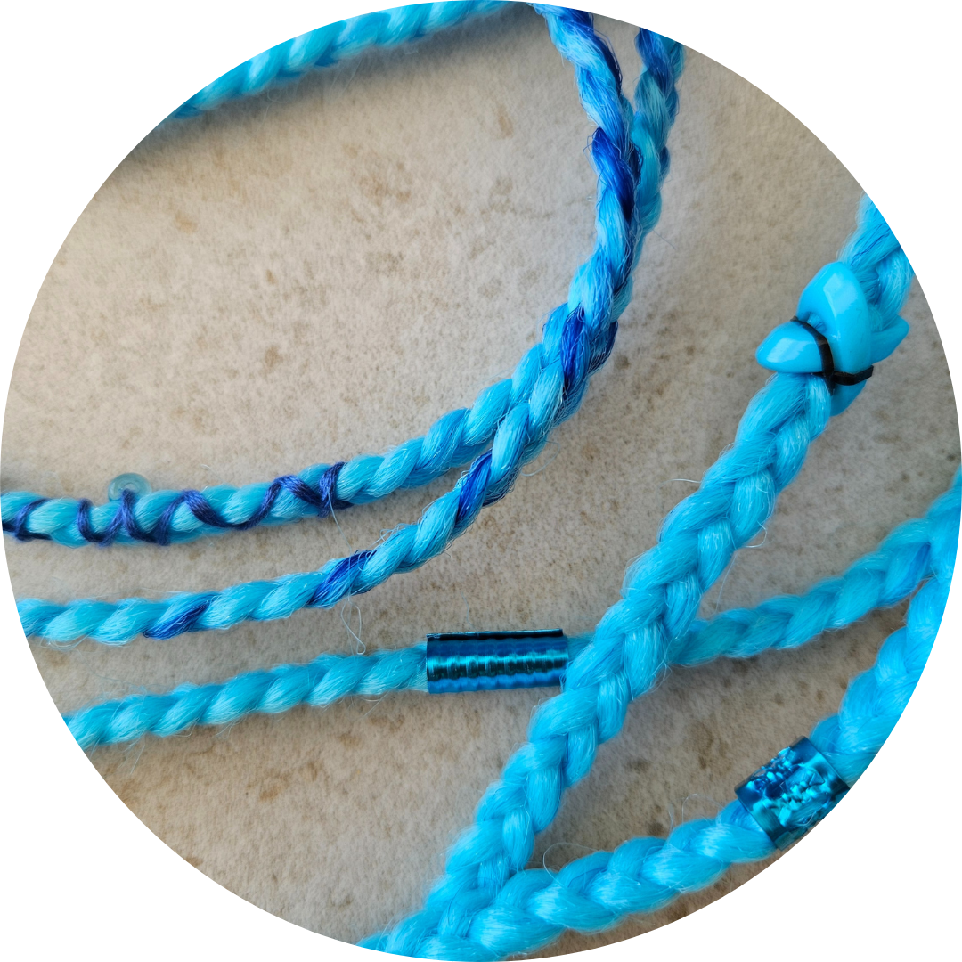 Warkoczyki na gumce niebieskie - obrazek 5