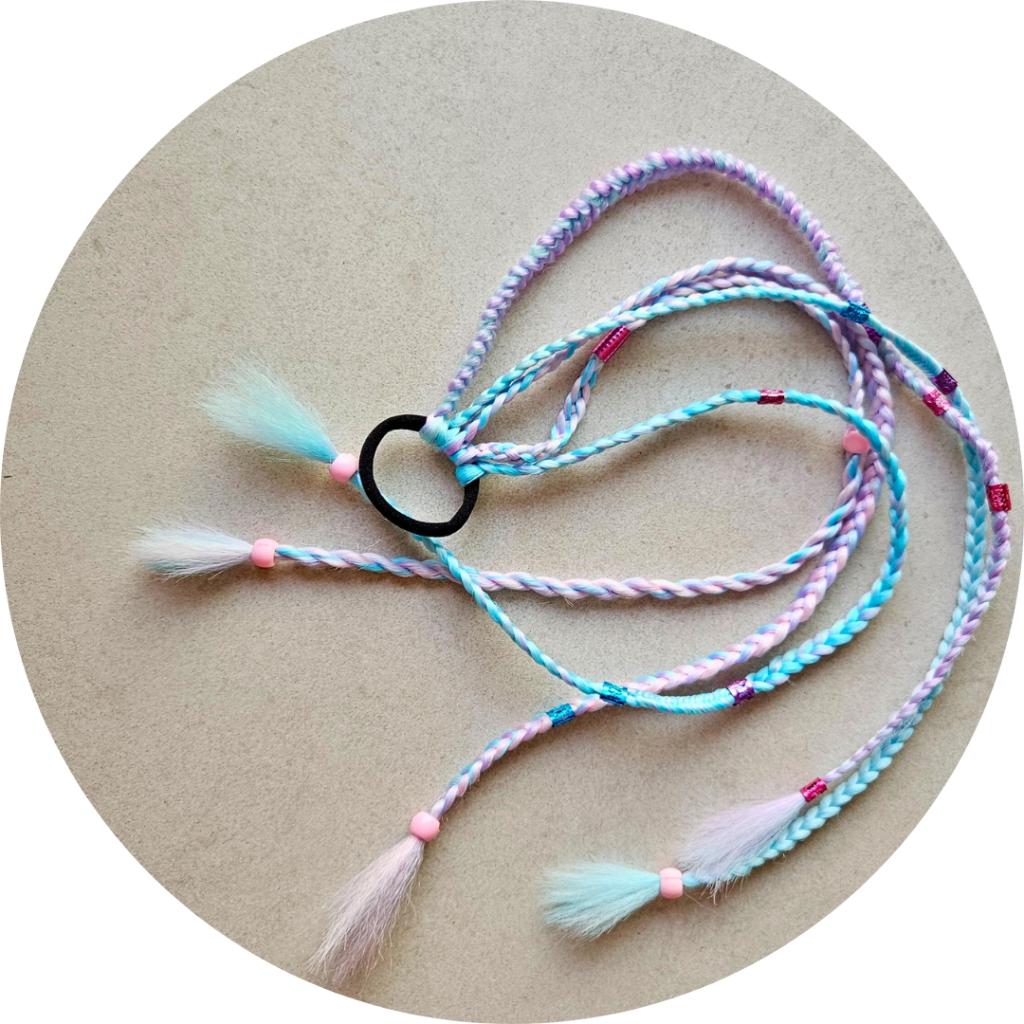 Warkoczyki na gumce fiolet-niebieski